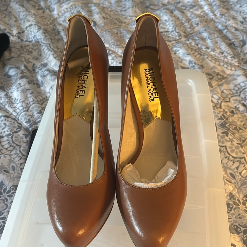 Brand new never work brown michael's kors high heels